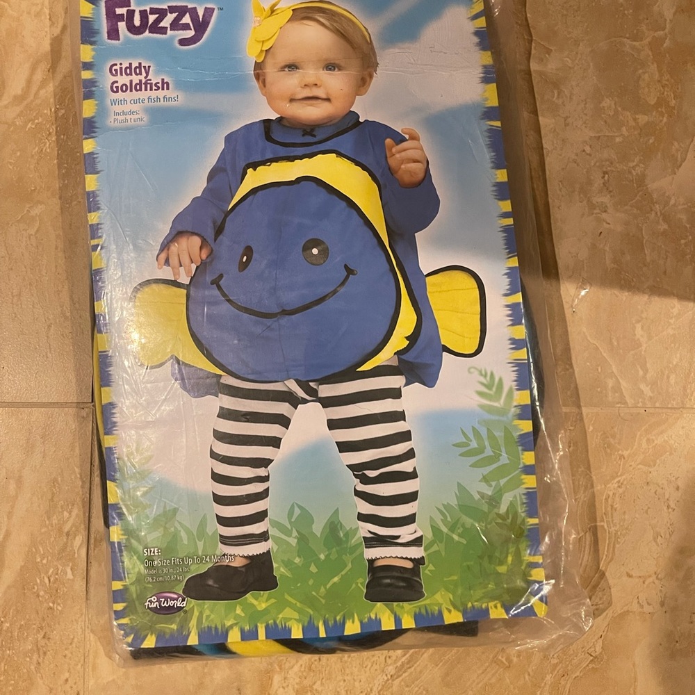 Giddy goldfish costume